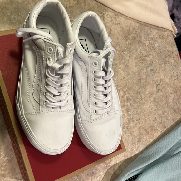 New with box - Picture 3 of 3